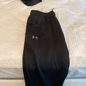 Large UA sweatpants